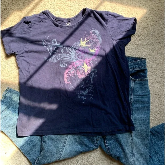 Y2K Style Graphic Tee - Picture 3 of 4